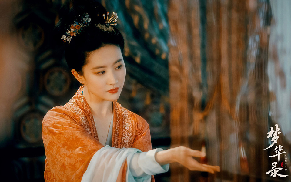 10位「紅極一時」陸劇女主不同命!《墨雨雲間》吳謹言翻紅，楊冪口碑跌，這2位自毀前程