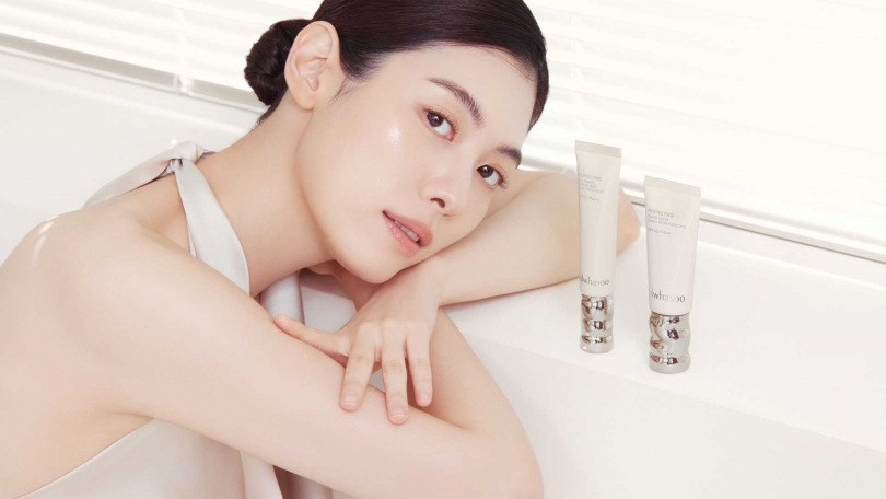 雪花秀 完美裸肌持妝乳SPF30 PA++30ml / 1,800元、完美緞光輕透粉霜SPF40 PA++30ml / 1,900元。（圖／品牌提供）