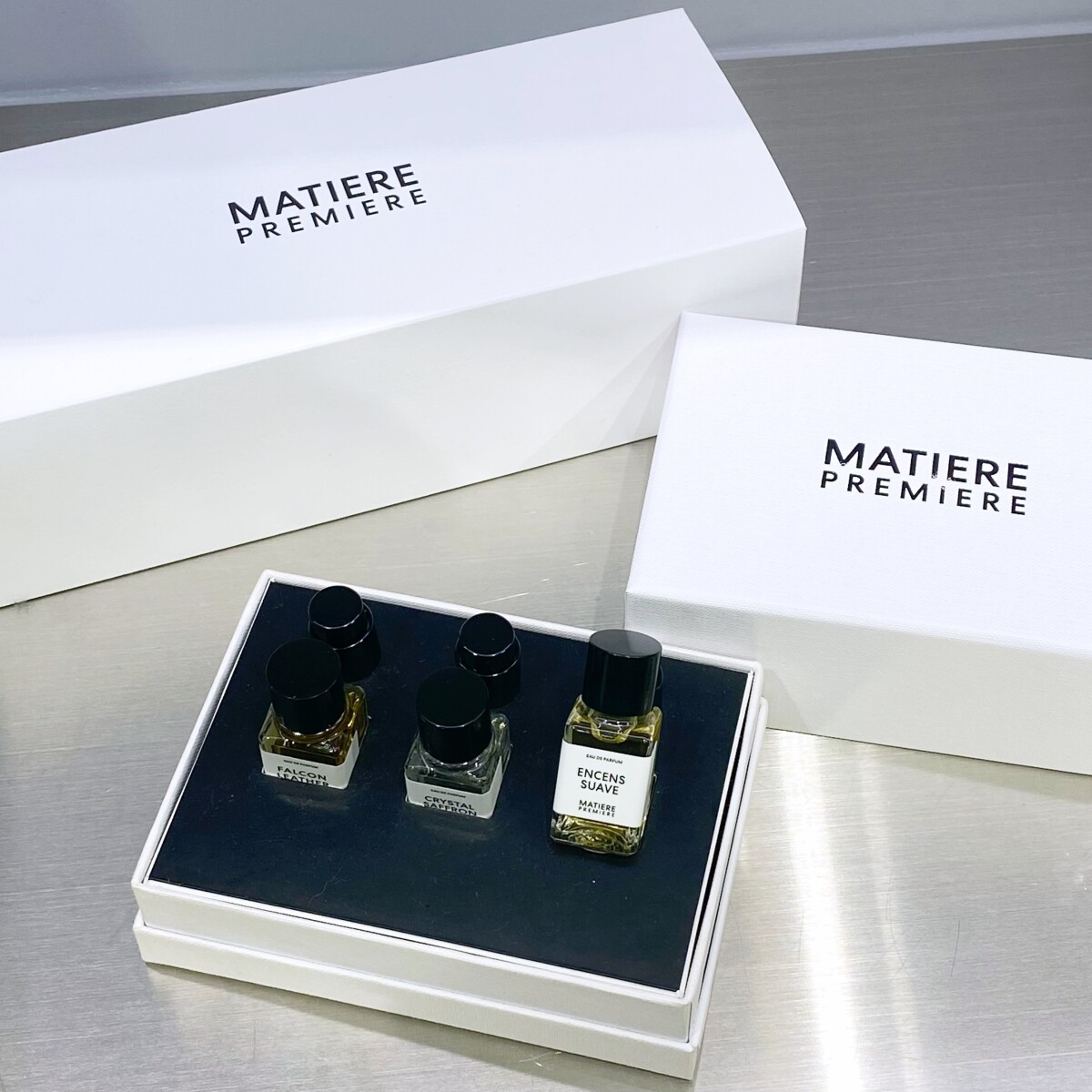 秋冬「奶香木質調」香水推薦！男女共用超適合，一聞溫暖又欠抱，這款超適合當侍寢香