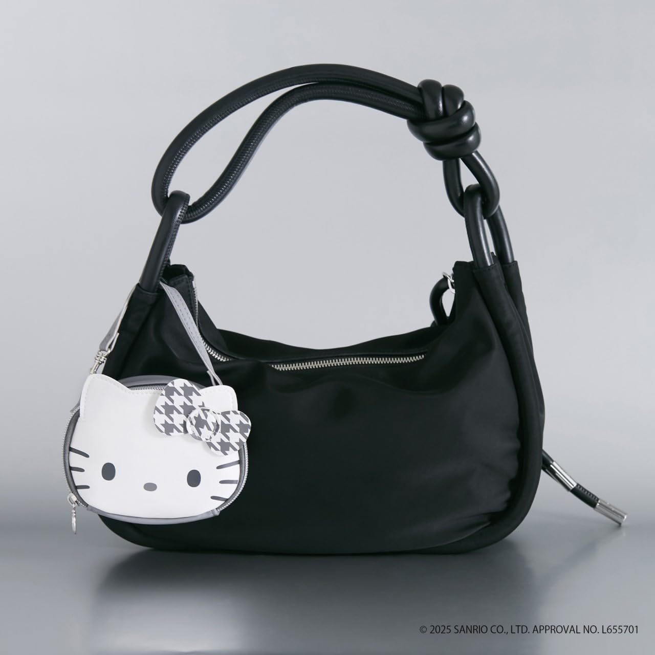 化妝包可掛在大包上使用