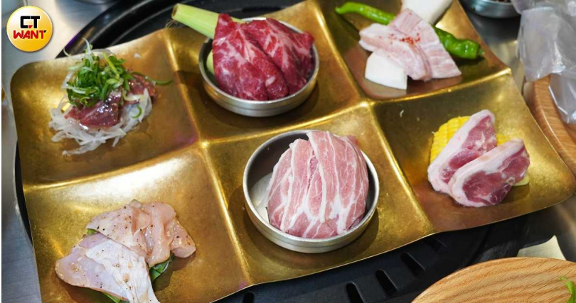 全新「六宮格肉肉」拼盤。（圖／魏妤靜攝）