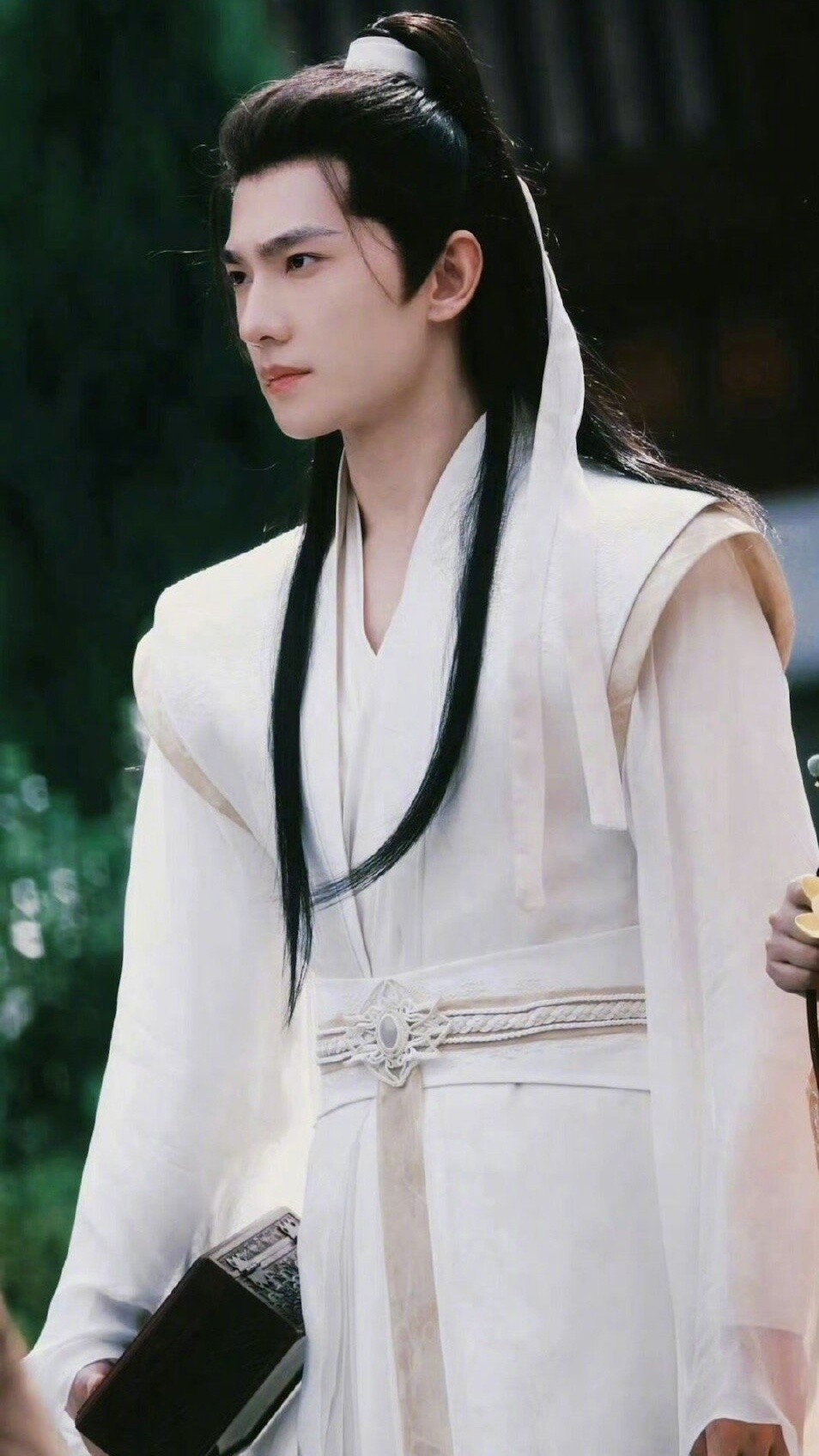 網議「近十年最帥」10位古裝劇男主角！肖戰、楊洋被提名，羅雲熙很仙，但呼聲最高是他