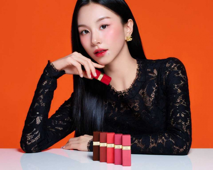 DOLCE&GABBANA Beauty 冰透果汁水唇釉Rose Dew Lip Bite／1,600元。（圖／品牌提供）