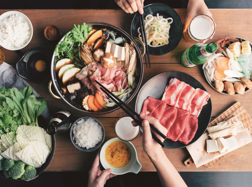 MO-MO PARADISE推出「爽吃一整年」抽獎活動，有機會抽中12張雙人套餐餐券、每月免費吃。（圖／三澧餐飲集團提供）