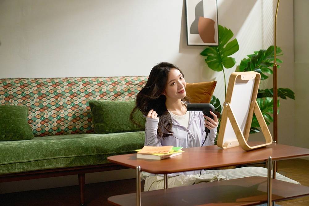 TESCOM 推出 TD860 miniGO 離子吹風機登場，國際自動變壓、摺疊後手掌大小