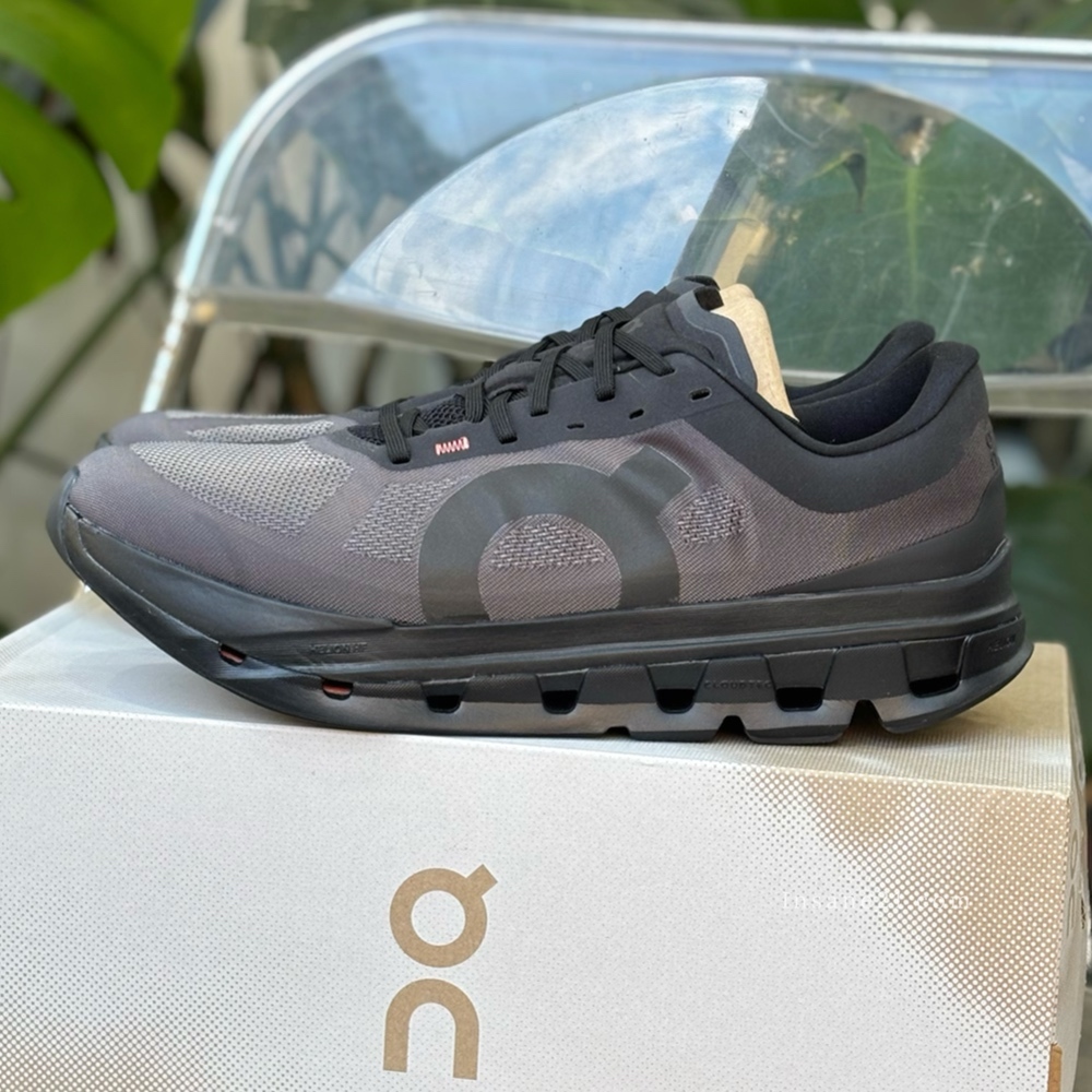 ON CLOUDFLOW 5 “TRIPLE BLACK