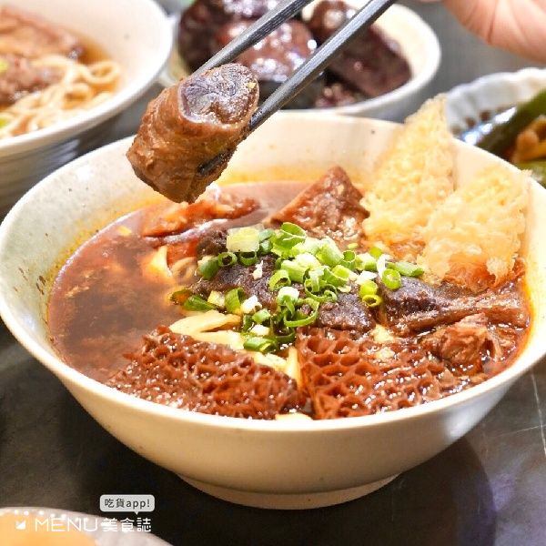 2025最熱鬧的新北聖誕節登場！快來收藏這些板橋美食，讓你從早吃到晚！