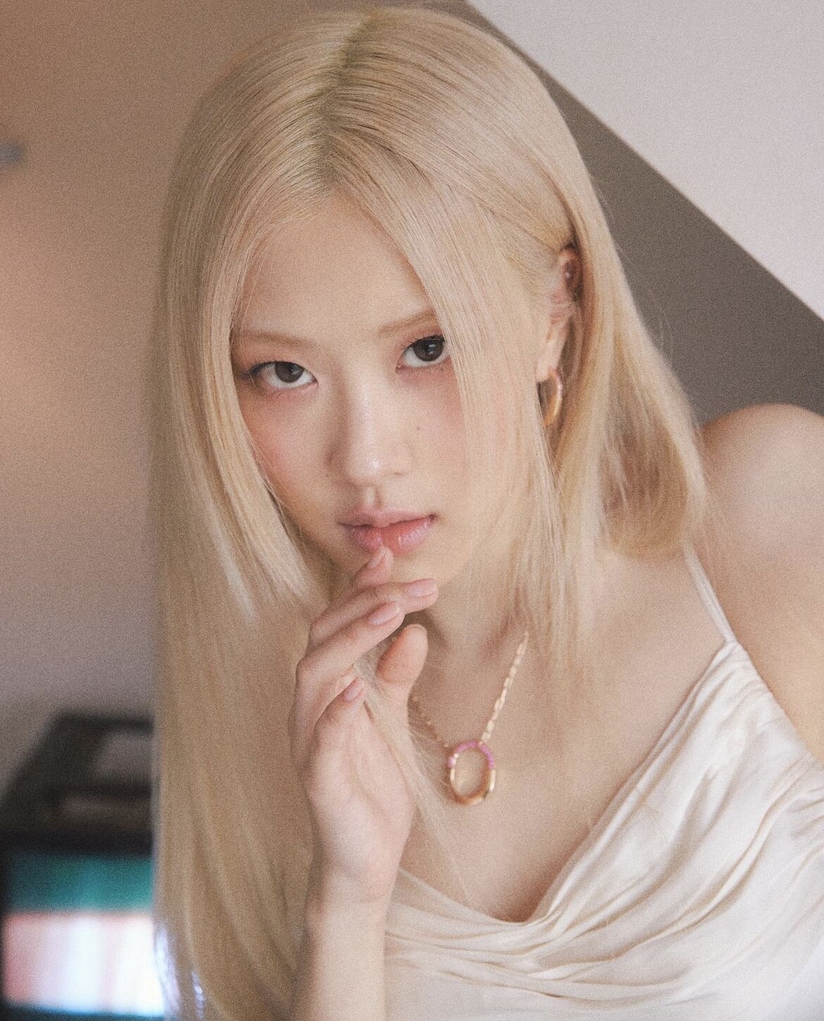 New Jeans Hanni 金髮公主切美翻！10位染金髮超驚豔的Kpop女idol，張員瑛金髮掀熱議