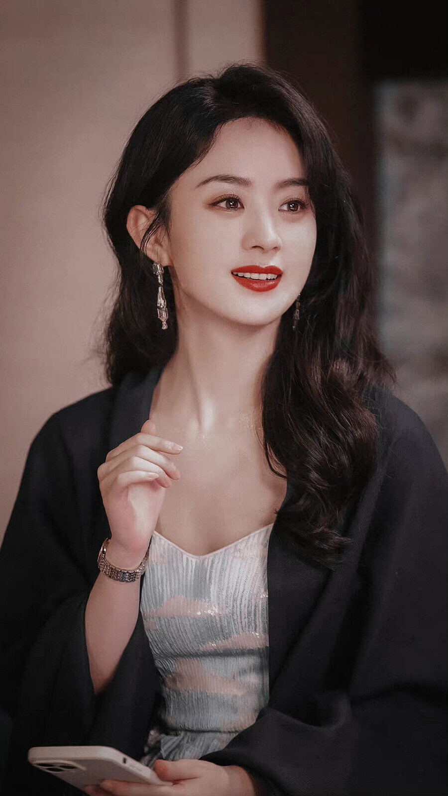 網評「最想用她臉活一天」高顏值陸劇女星TOP10！迪麗熱巴第四，楊穎第三，冠軍是真美