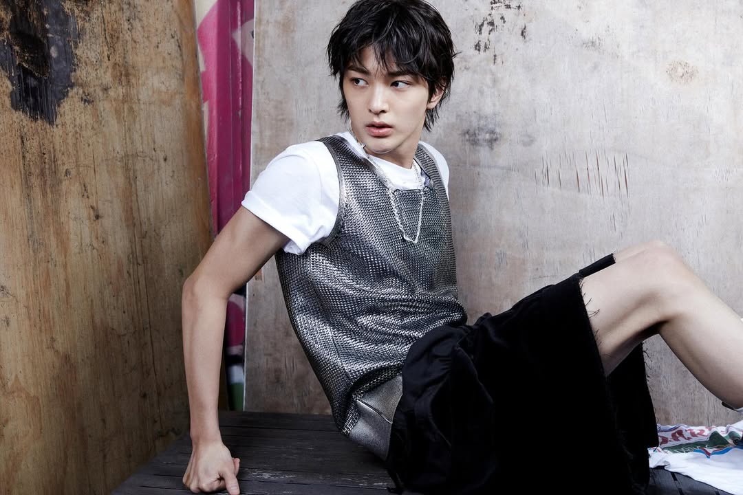 CORTIS 在 2025 年 8 月 18 日以首張迷你專輯《COLOR OUTSIDE THE LINES》正式出道，主打歌〈What You Want〉一推出便橫掃多個音源榜單。