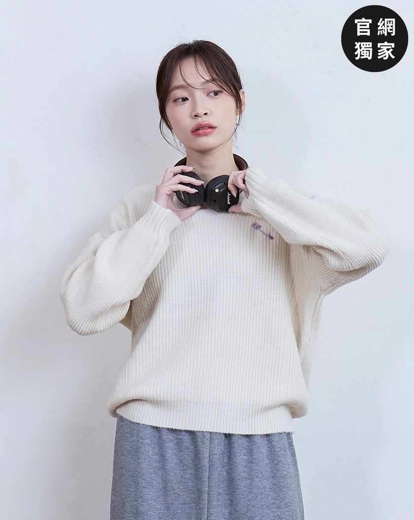 別針造型V領針織毛衣(兩色)