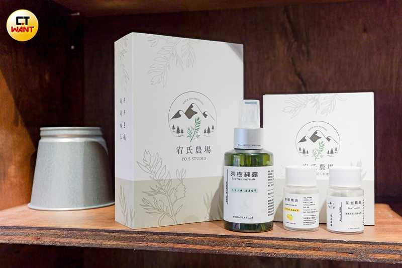 宥氏農場使用RO純水多道蒸餾方式提煉茶樹精油，亦有檸檬精油、牛樟純露等商品。（圖／焦正德攝）