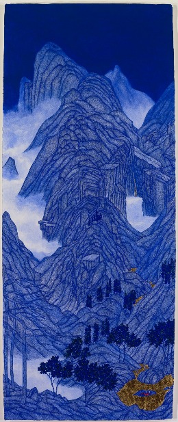 北美館邀請臺灣新銳品牌「無園藝 WU garden」合作，以館藏藝術家姚瑞中作品《世外塵-超人累了（臨黃公望「天池石壁圖」）》為靈感，將原作中的「偽山水」元素具象化為立體花器。