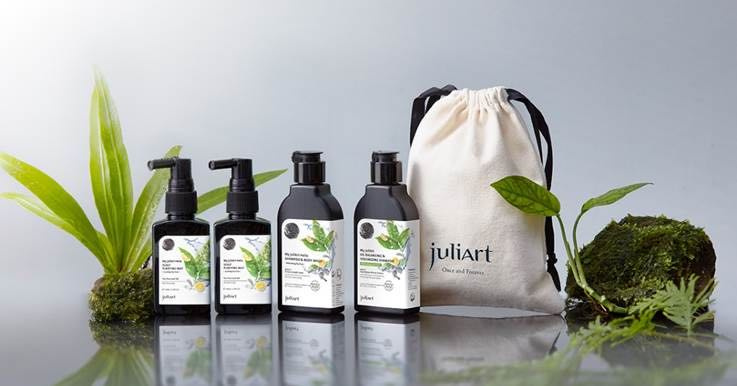 juliArt覺亞夏季沁涼4入組，內含沁涼茶樹頭皮淨化噴霧40ml×2、控油蓬鬆洗髮精（沁涼茶樹）75ml、3in1洗髮沐浴露（沁涼茶樹）75ml。（圖／品牌提供）