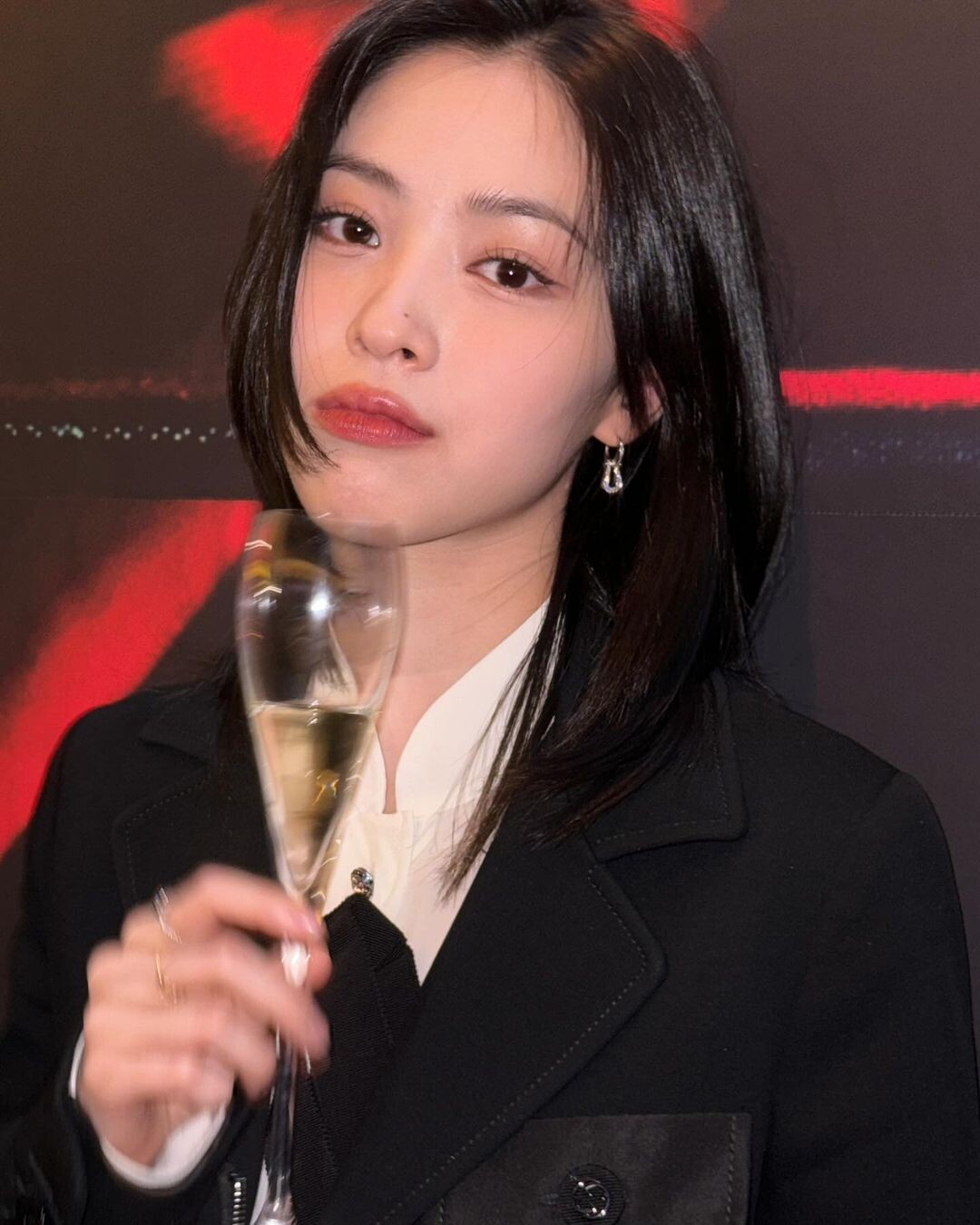 盤點12位富二代偶像：子瑜22歲淨身價就200萬美元，「他」高中畢業禮物是一台車！