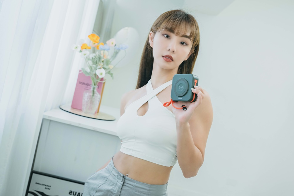 PHILIPS 發表 FunCube 2.0 放心充多合一行動電源，磁吸充電、延長線直接內建