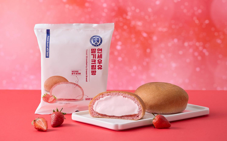 甜點控快衝！延大生乳包推草莓新口味，RIVON進駐台北101！