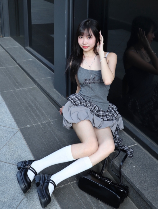 KPOP演唱會站坑鞋推薦 D+AF甜蜜愛心釦厚底瑪莉珍鞋，雙帶設計修飾腳背，學院甜妹演唱會必備厚底鞋