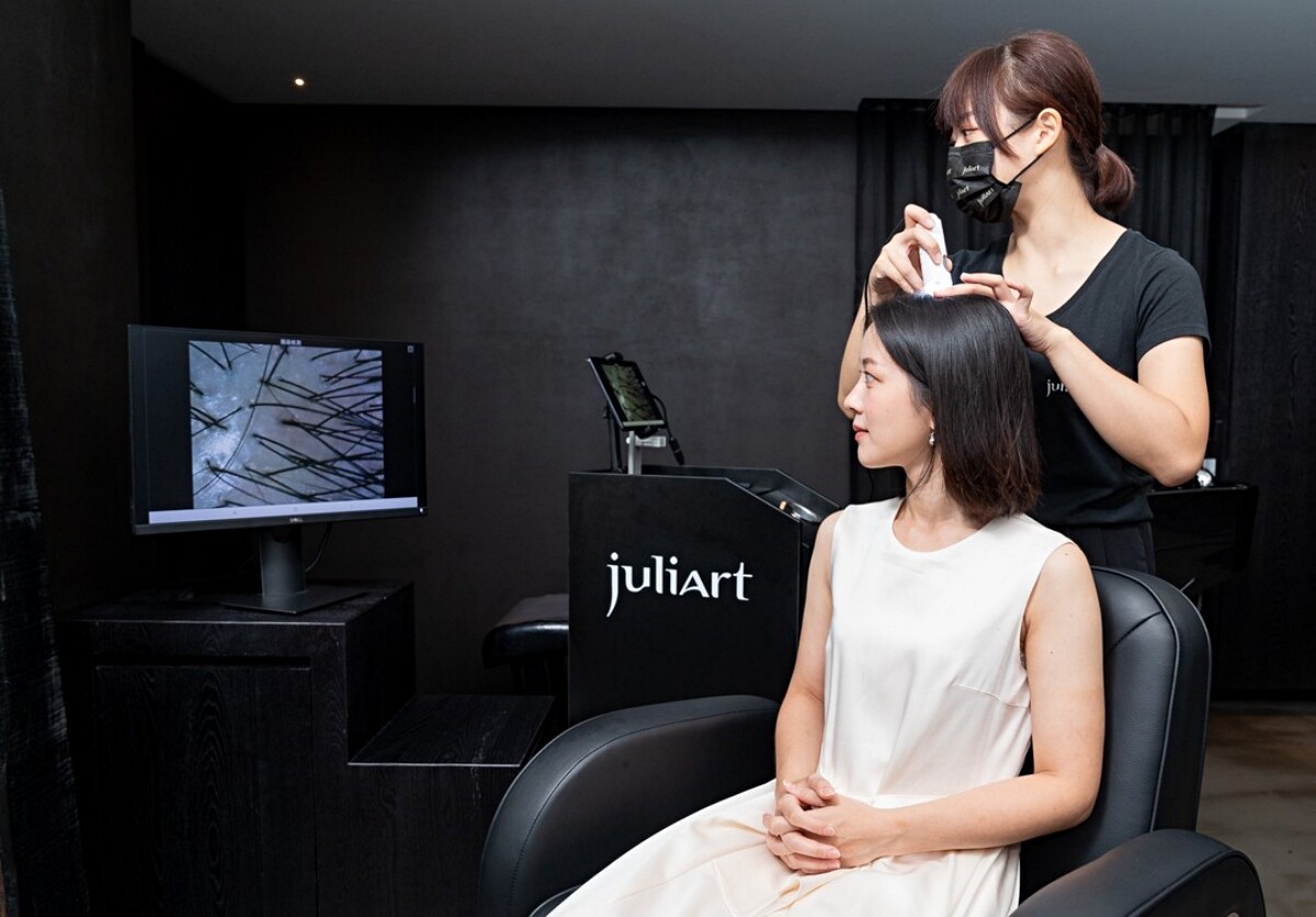 髮根出油扁塌、頭皮味？2024台北「頭皮護理」療程SPA推薦，加碼10款居家頭皮護理精華