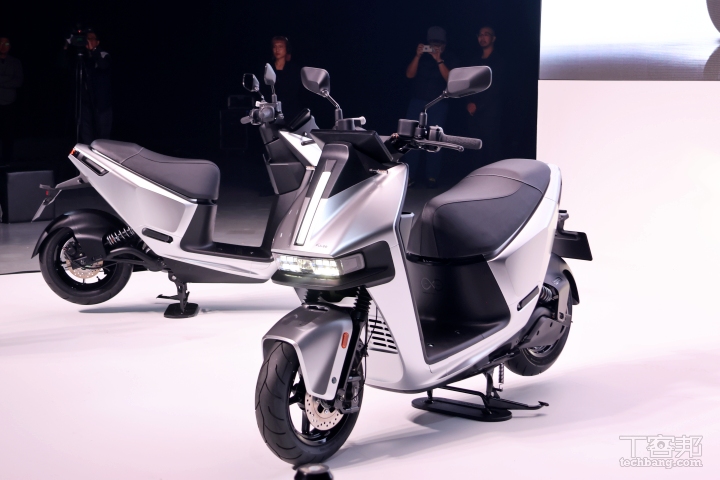 Gogoro Pulse性能旗艦發表：LED矩陣頭燈新造型、10.25吋智慧儀表可導航，不含補助價格 10.9 萬起