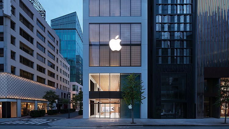 與三星、vivo等品牌早已推出多代摺疊機不同，Apple選擇延後進場，是因其堅持「完美再登場」策略。