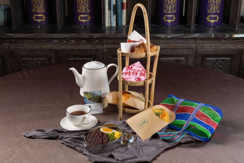 東部一日遊下午茶菜色提供如來自台東傳統餅店「協興珍餅店」的封仔餅、做成如台鐵便當盒的甜點盒。（圖／雄獅旅遊提供）