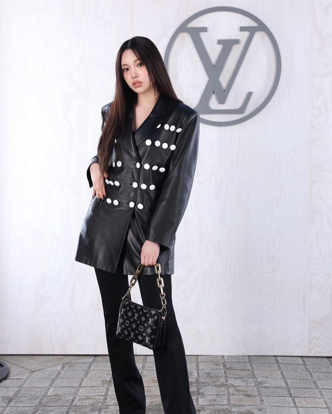 2024秋冬巴黎時裝週K-pop偶像：BLACKPINK全員到齊，他在LV女裝走秀創下紀錄！