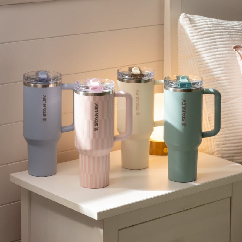 STANLEY 防漏吸管隨手杯 1.18L / 湖畔綠 夢境藍 花磚粉 夢境藍