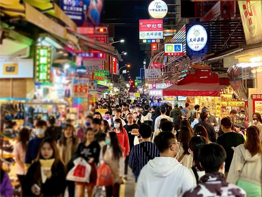 台中夜市推薦｜最新夜市、吃喝玩樂、拍照打卡、營業時間看這篇