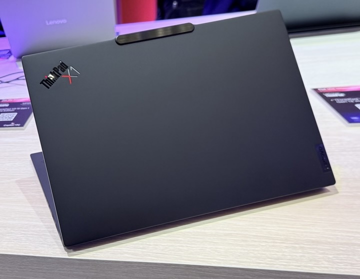 Lenovo 與 Intel 深度合作 Aura Edition 系列，擴大 ThinkPad、Yoga 旗下 AI PC 產品