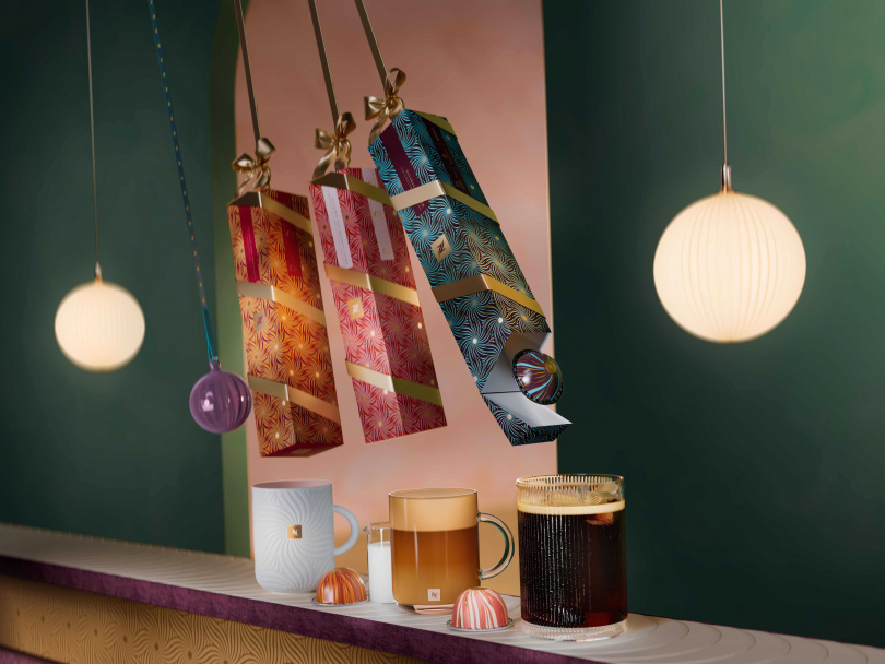 Nespresso推出三款節慶限定風味咖啡，搭配肯亞新銳藝術家暨攝影師Thandiwe Muriu以「咖啡花」為靈感創作的六款繽紛印花圖騰包裝。（圖／品牌提供）