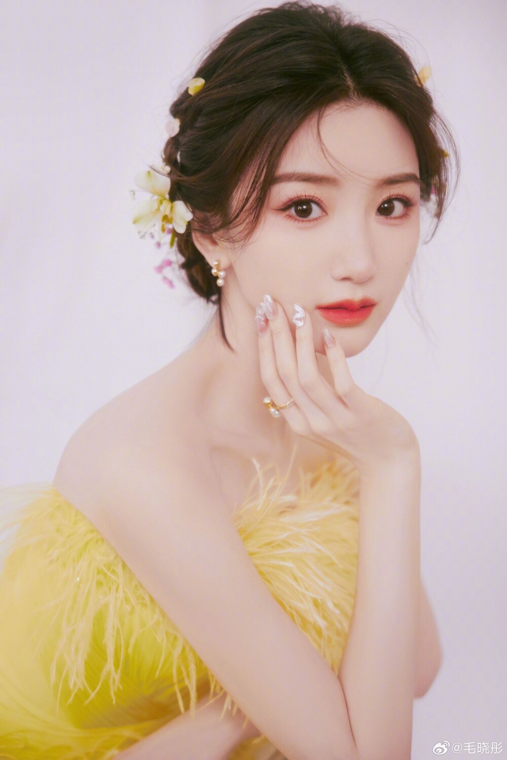 陸劇《慶餘年2》演員古裝vs時裝！張若昀比第1季上相，李沁仙氣，辛芷蕾、宋軼時裝也美