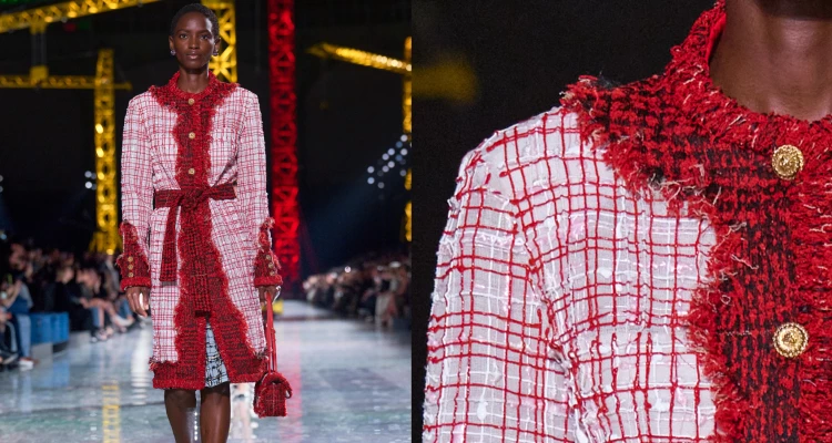 品牌甚至還為此次系列，研發了全新工藝！以珍珠編織打造的套裝（上圖），穿起來幾乎感受不到重量，活動自如毫無束縛。套裝設計也大膽突破傳統，經典外套被標誌性的環形斜紋軟呢襯衫、男裝風格的密織斜紋軟呢夾克所取代，讓Chanel經典元素注入現代摩登氣息。