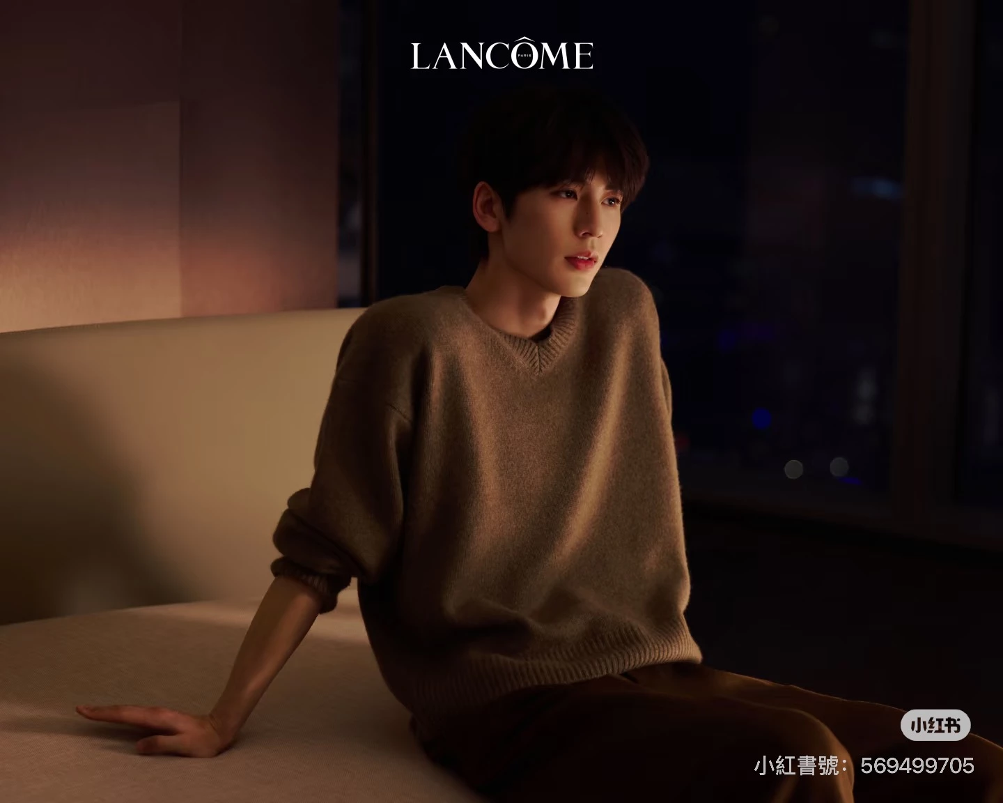 張凌赫保養哲學：化妝水濕敷，穩定膚況