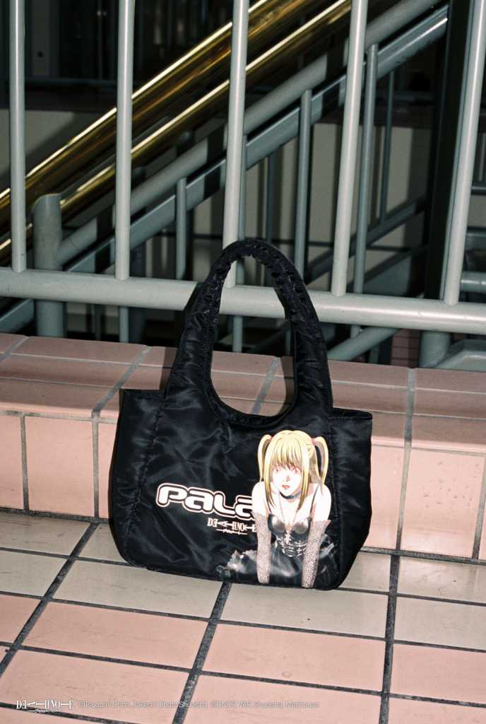 （圖／翻攝自Palace Skateboards官網）