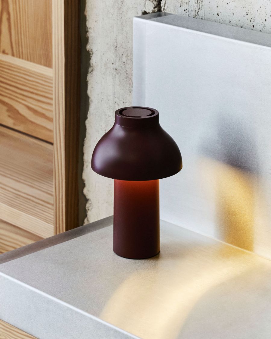 Focus 13 珊瑚廣場將集結多個質感品牌，最令人期待的，莫過於人氣丹麥設計品牌 HAY 進駐，這也是該品牌首次在南部打造實體店面。透過精心的陳列設計，傳遞幸福的北歐美學。不用再跑到台北旗艦店，南部的設計迷也能在高雄買到，包括經典托特包、可愛的小家飾等，一次就能買齊。