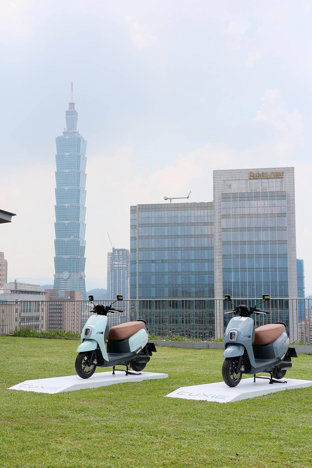 Yamaha CUXiE 純電機車登場，搭載 Gogoro 換電系統、分單雙電池兩版