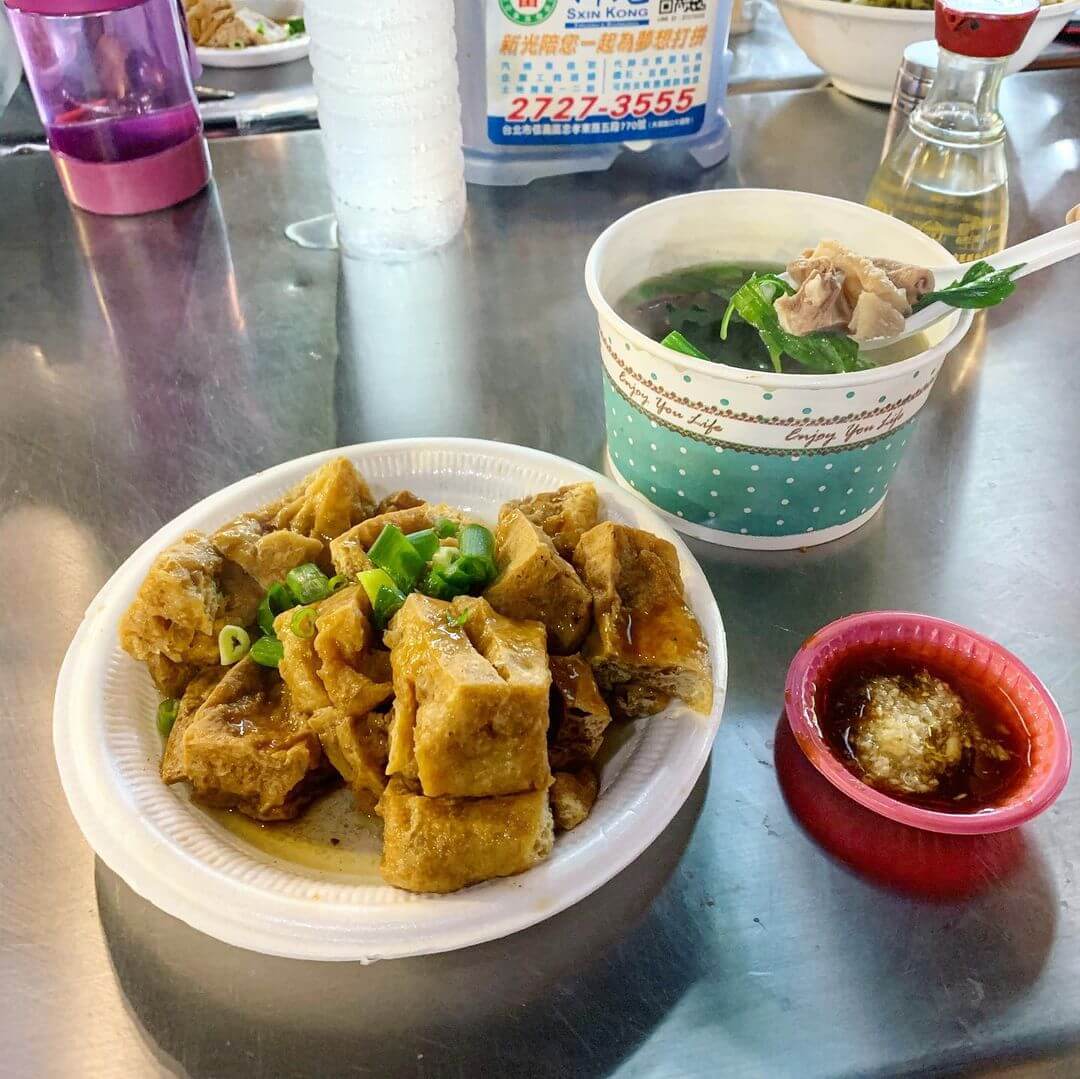 台北夜市｜饒河夜市必吃美食推薦，米其林秘密客的最愛你試過了嗎？