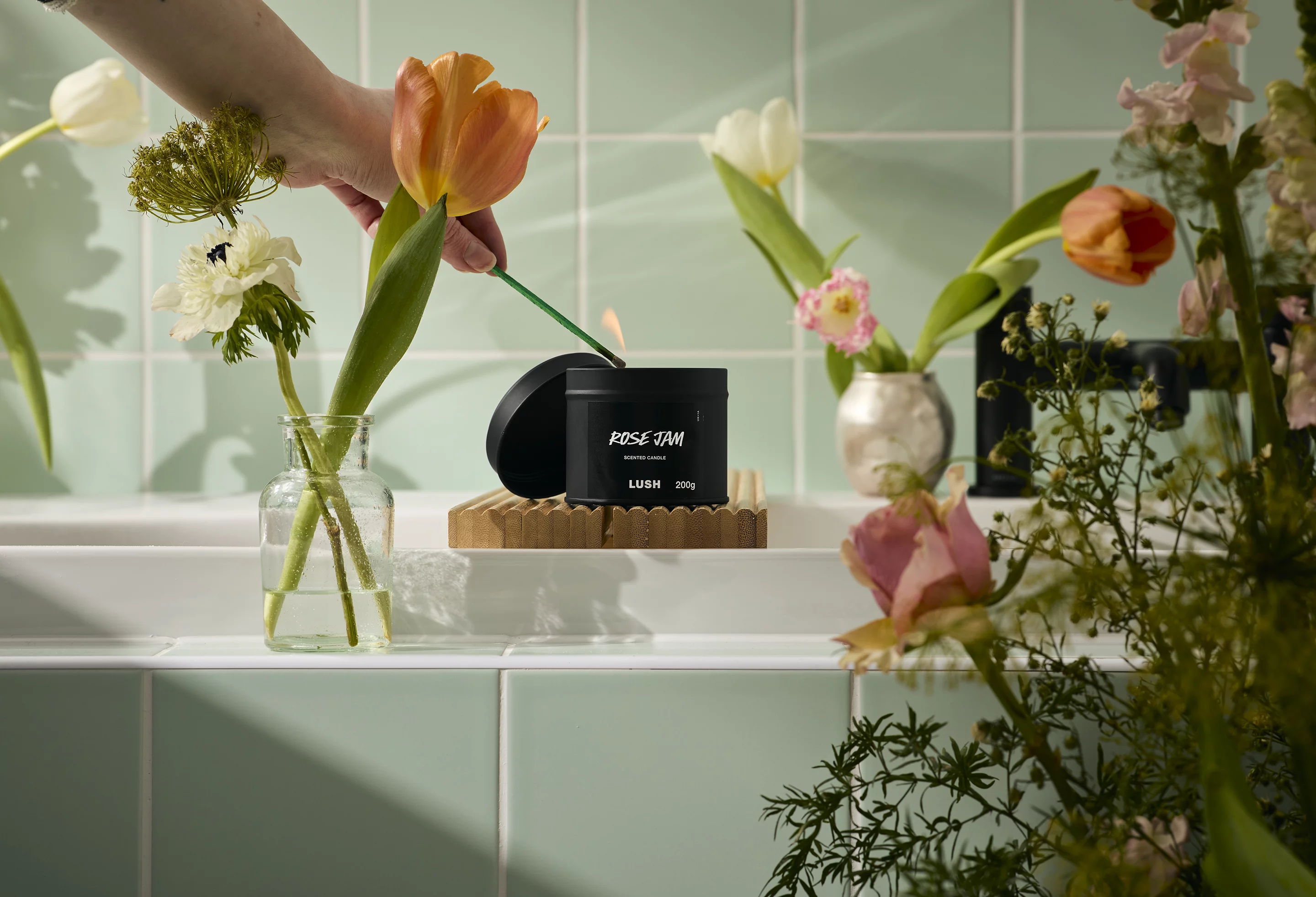 LUSH 玫瑰果醬香氛蠟燭（全新），NTD850