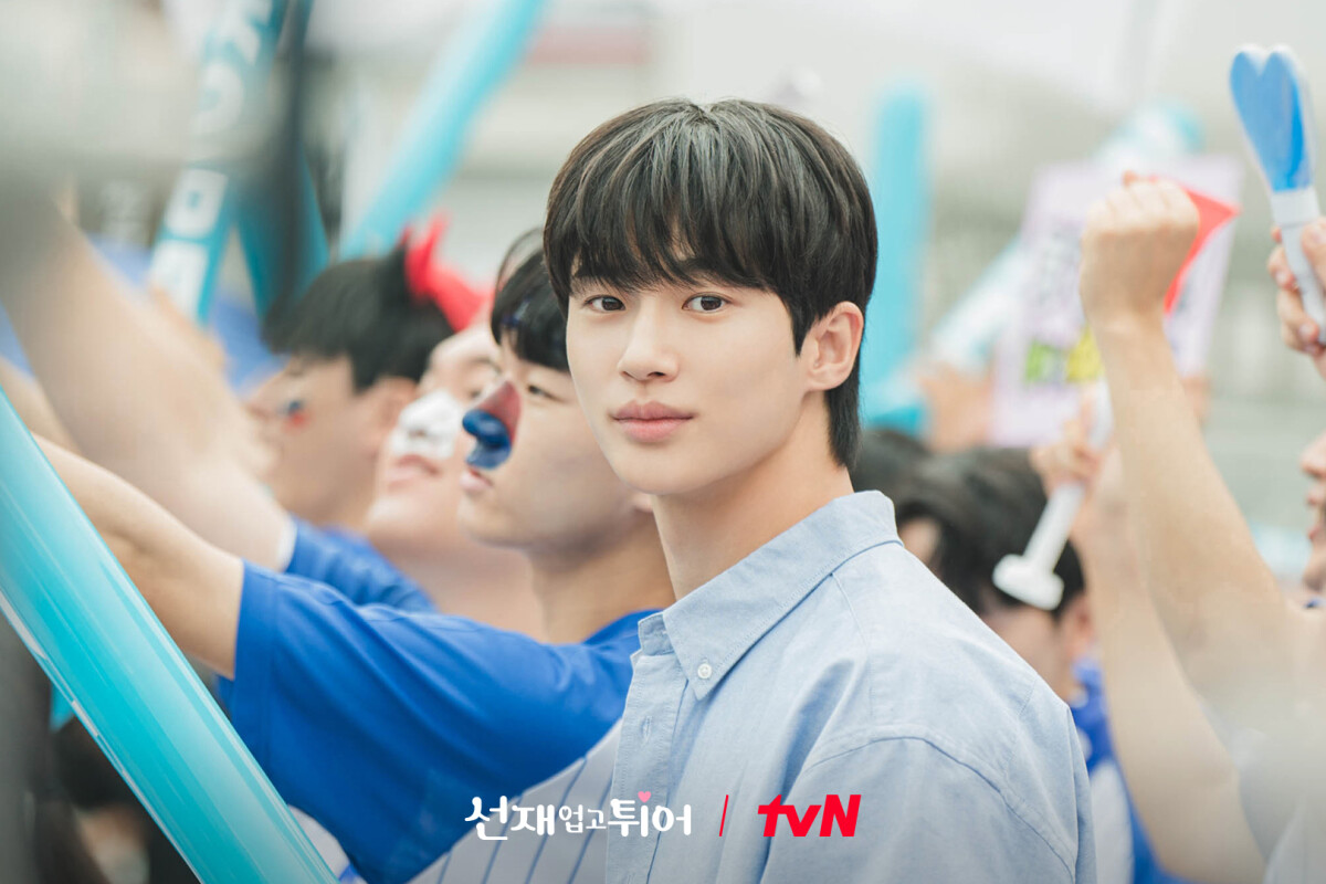 韓網熱議，盤點《背著善宰跑》原著善宰和邊佑錫的高度相似性！