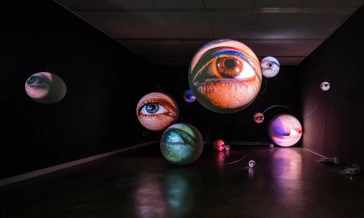 北美館《超現實主義：對話中的世界》Tony Oursler等先鋒大師登場