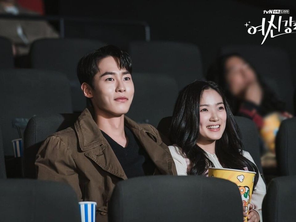 《背著善宰跑》金惠奫必看作品：跑6年龍套，《天空之城》《偶然發現的一天》熬出頭！