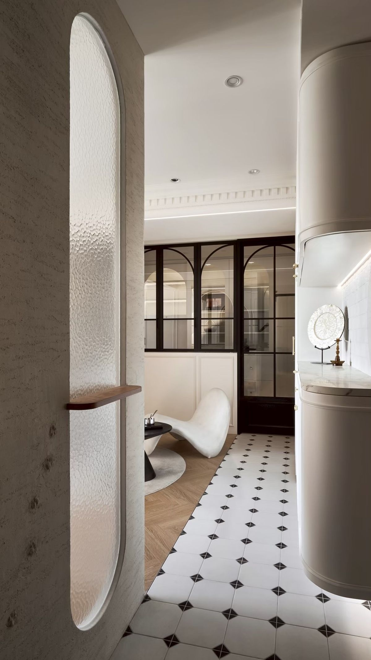 弧線 ；光影 ；優尼客空間設計