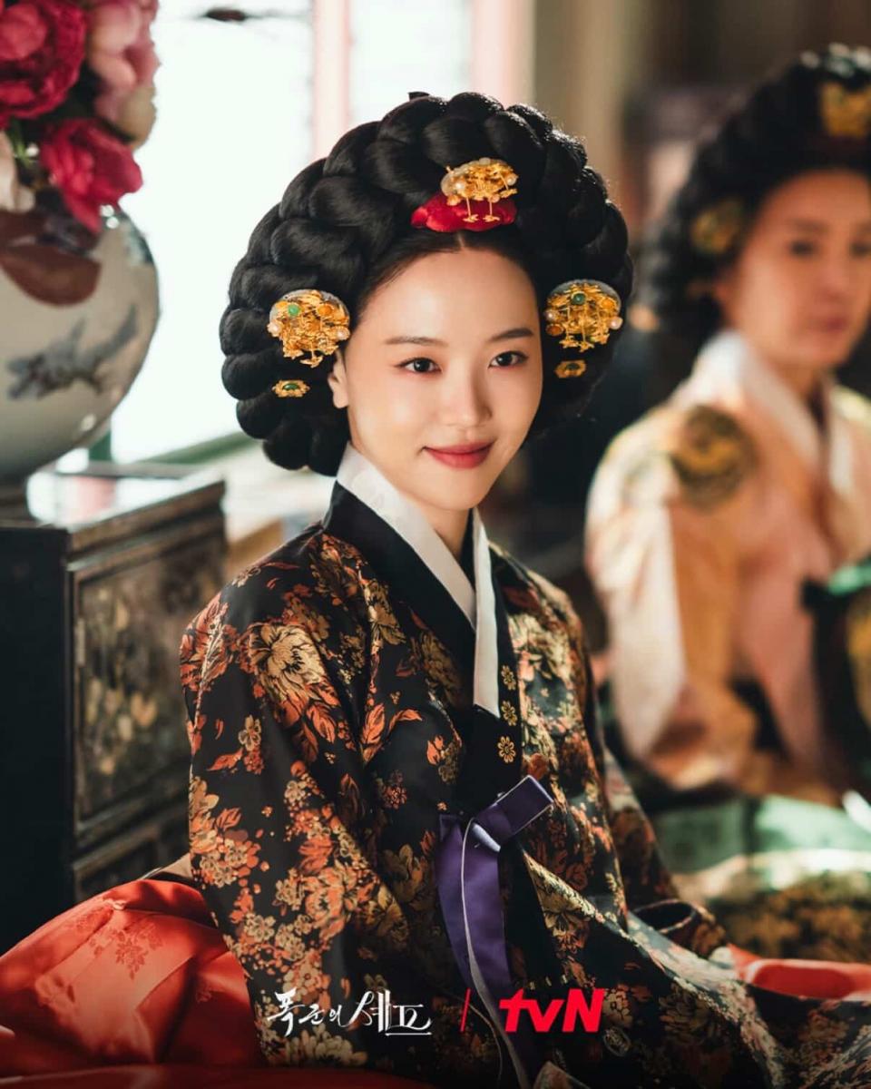 《暴君的廚師》還集結了曾出演《我的室友是九尾狐》的姜漢娜、《犯罪都市》的崔貴華、《女神降臨》的吳義植、《德魯納酒店》的徐梨淑、《無法抗拒的他》的尹瑞娥、《與惡魔有約》的洪鎮基...等實力派演員。