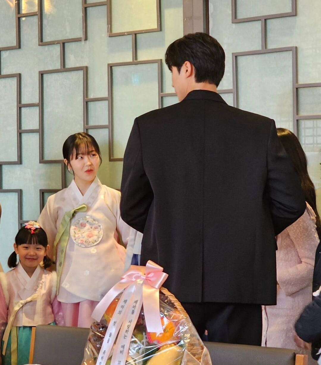 韓網熱議，盤點《背著善宰跑》原著善宰和邊佑錫的高度相似性！