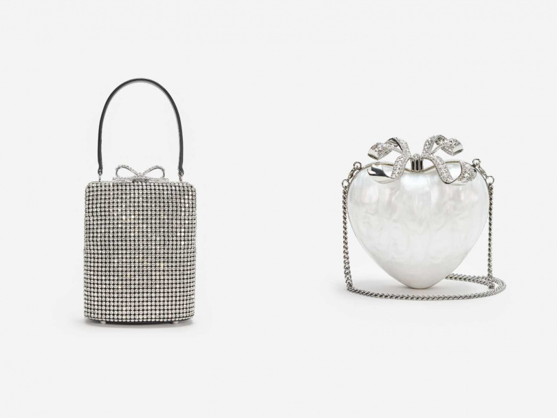 (左)self-portrait Silver Crystal Fishnet Bag／22,800元，（右）self-portrait Pearl Top Handle Heart Clutch／22,800)元（圖／品牌提供）