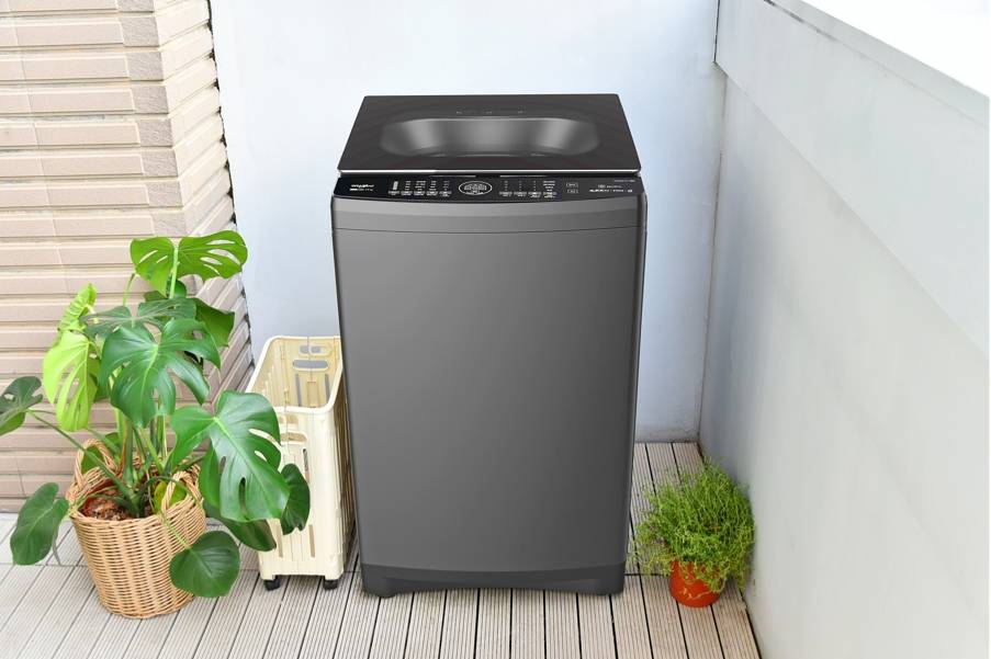 惠而浦推出直立與滾筒雙機種，主打窄身大容量與蒸氣除菌洗