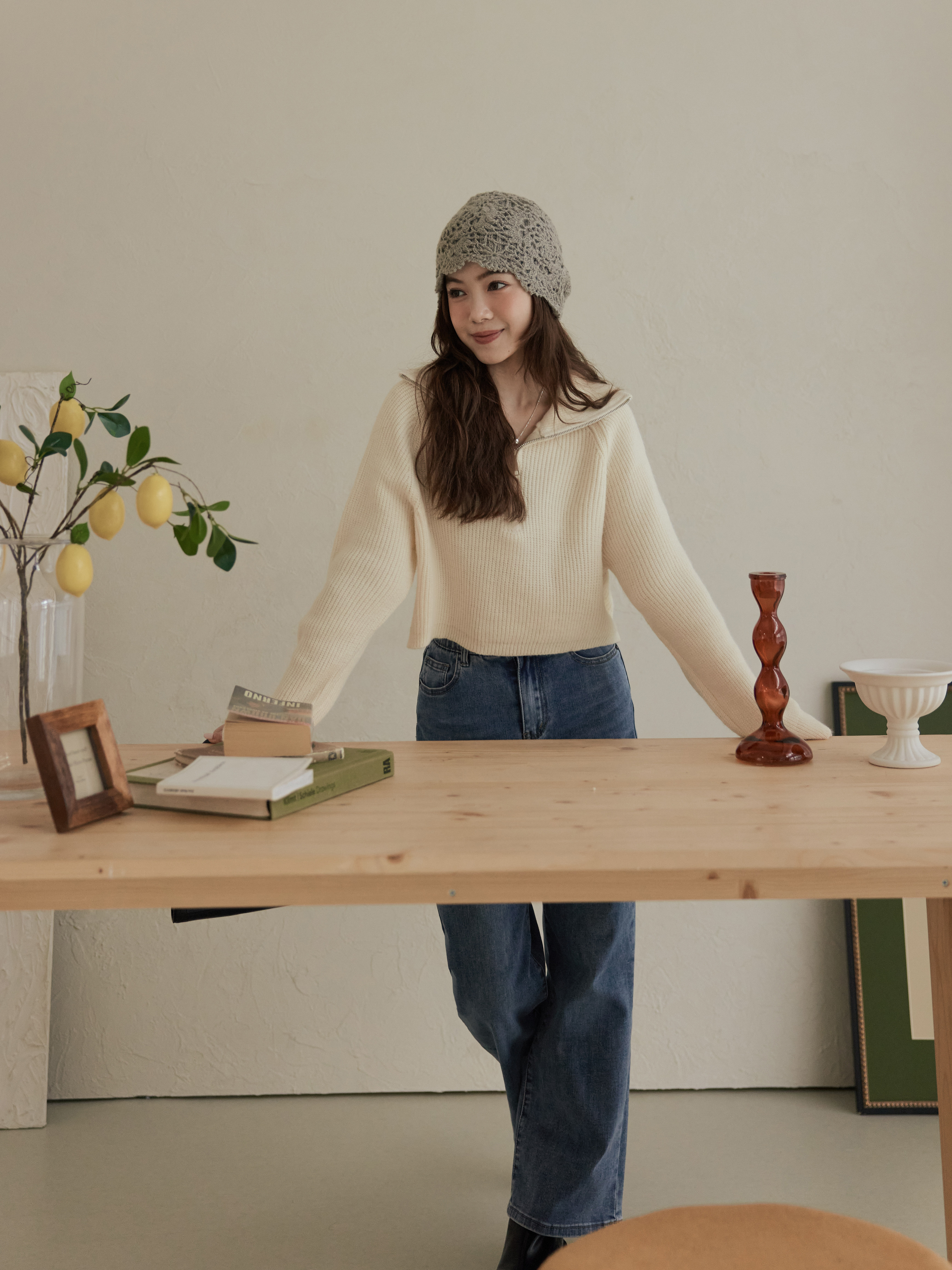 拉鍊翻領短版針織