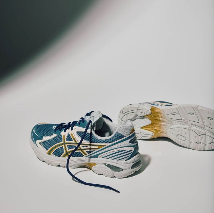 這個來自日本的專業運動品牌，秉持著日本職人的精神，結合運動科技與創新設計，穩定佔據當前運動市場，受益於 Gel-1130 和 Gel-NYC 這兩款鞋履的營收動能。在 2025 第二季財報中，更迎來 17.7% 的成長，達 4,207 億日圓（約新台幣 870 億元）。