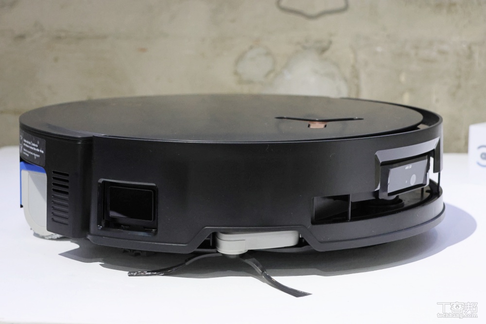 科沃斯X8 PRO OMNI掃拖機器人合體洗地機：恆壓滾筒活水洗地、早鳥價 32,988 元限時開跑